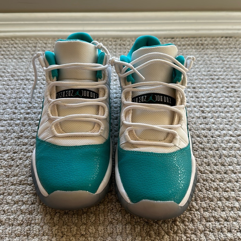 Jordan 11 retro low “Aqua Safari”